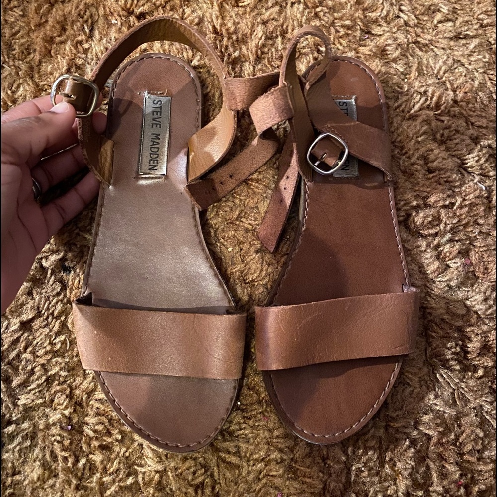 Steve Madden Buckle sandals